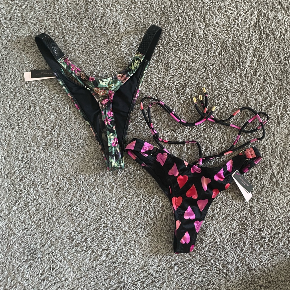 Victoria’s Secret swimsuit bottoms~new with tags~